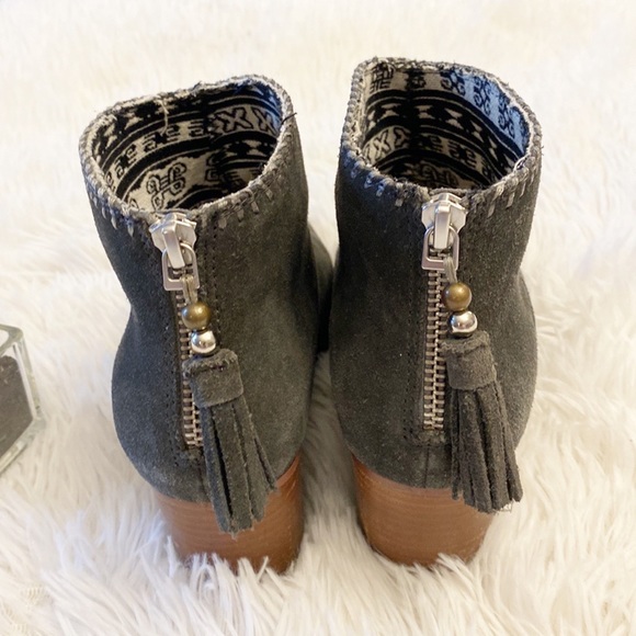 TOMS x Zappos Leila Grey Suede Heel Ankle Bootie tassel women’s 6.5 - Picture 6 of 8